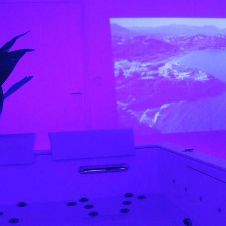 Vedène Dima Suite Jacuzzi Privatif מראה חיצוני תמונה