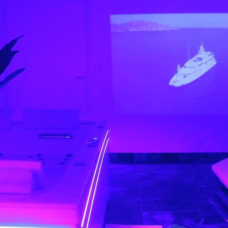 Vedène Dima Suite Jacuzzi Privatif מראה חיצוני תמונה