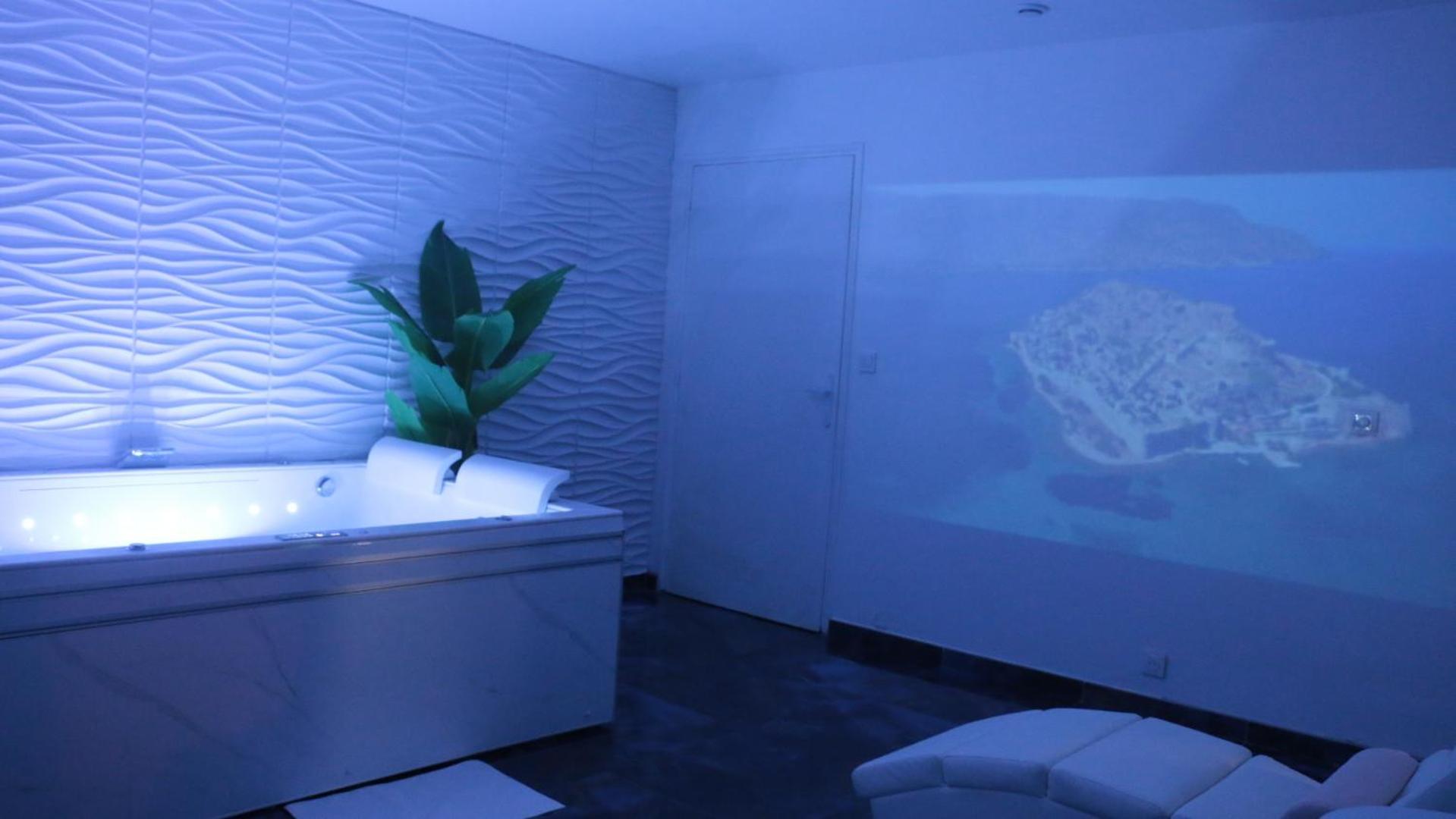 Vedène Dima Suite Jacuzzi Privatif מראה חיצוני תמונה